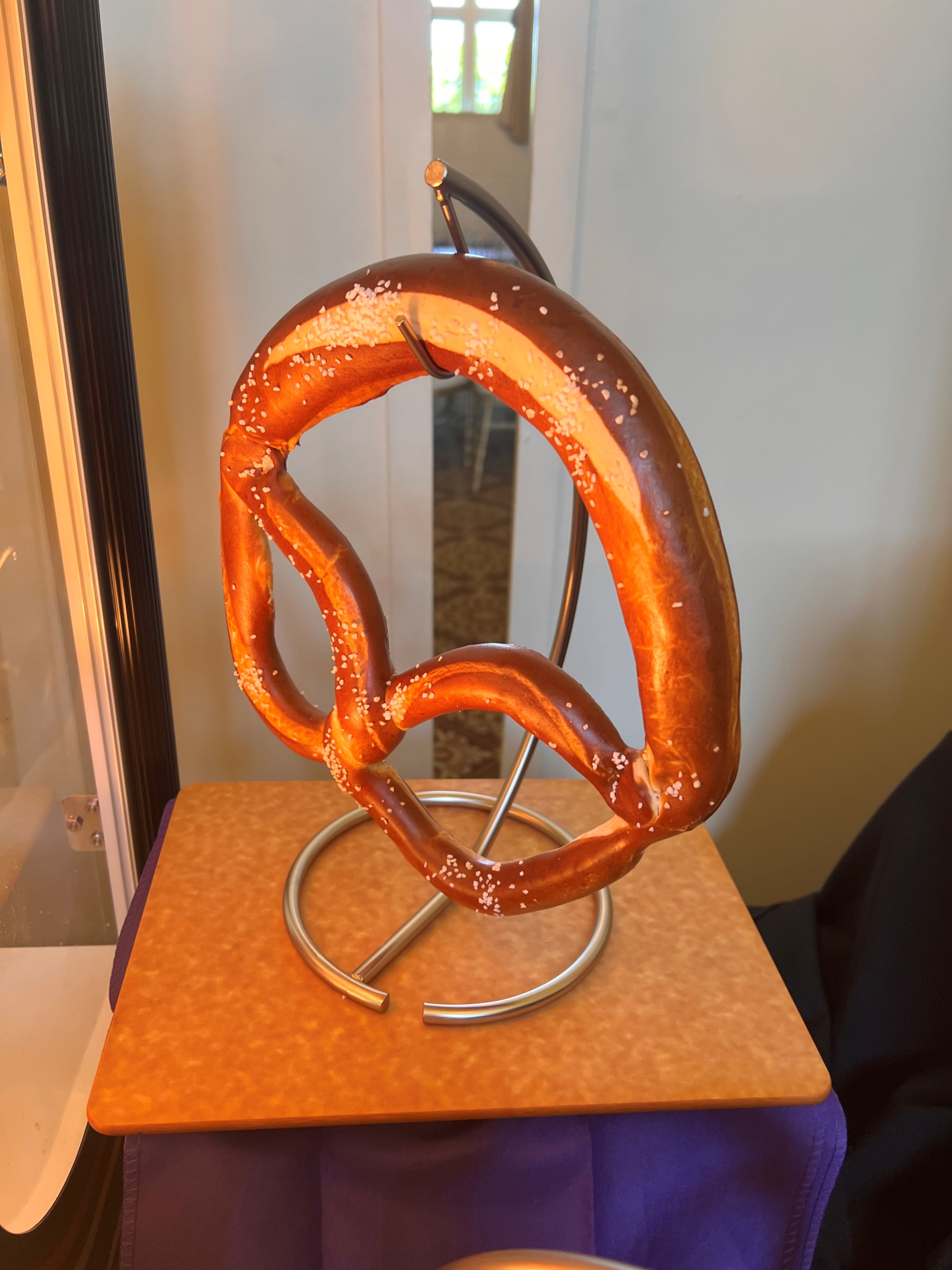 Brauhaus 5737 Bavarian Pretzel 12/10oz